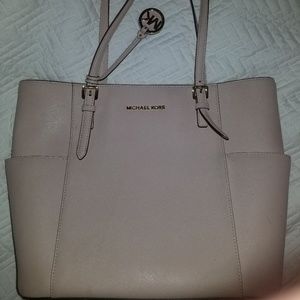 Michael Kors Jet Set Bag